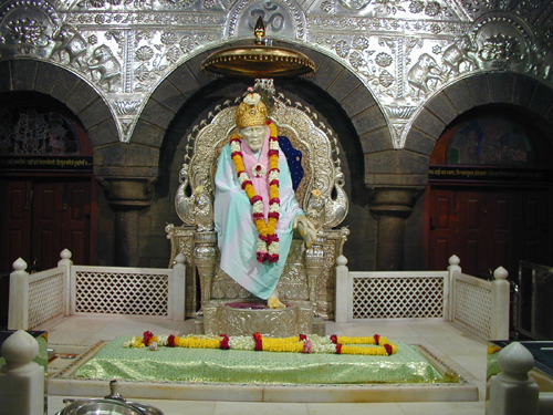 IMPORTANT INSTRUCTIONS FOR SHIRIDI SAI DEVOTEES. 1. On arrival at Shirdi, devotees should immediately get in touch with one of the Niwassthan Office for